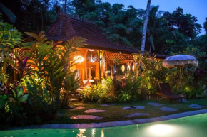 Villa Mahadevi Jungle Retreat Joglo 1